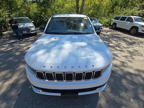 Used 2024 Jeep Wagoneer Series III AWD/4WD image 13
