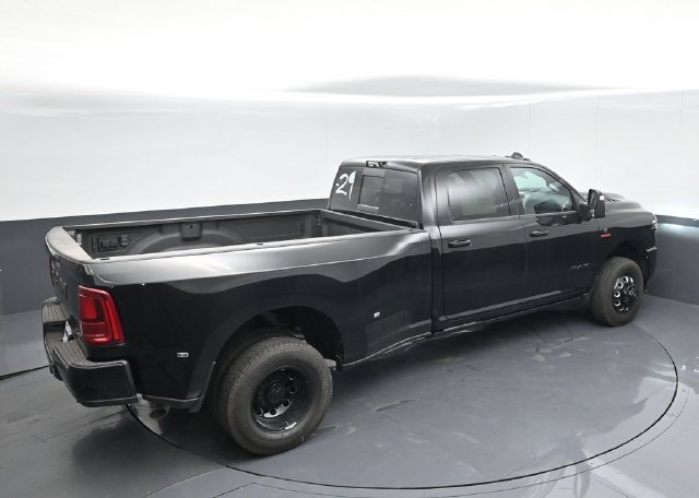 New 2026 RAM 3500 Laramie AWD/4WD image 43