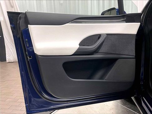 Used 2024 Tesla Model X Plaid image 25