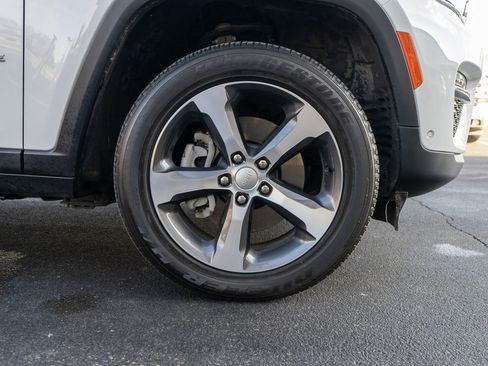 Used 2022 Jeep Grand Cherokee Limited 4xe w/ Luxury Tech Group II image 12