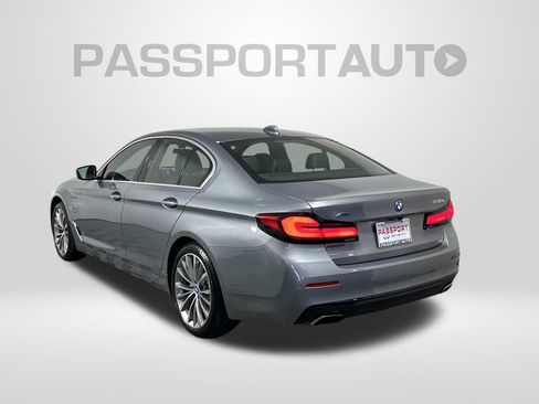 Used 2023 BMW 530e xDrive w/ Premium Package image 2