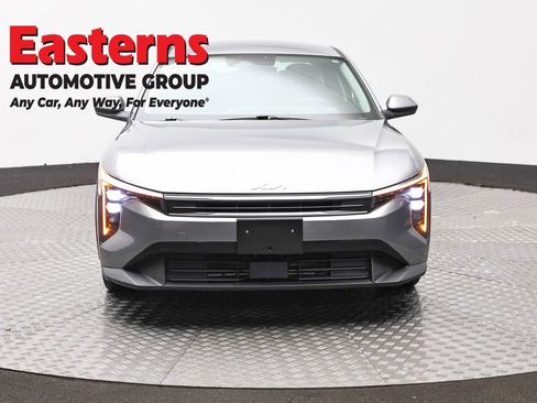 Used 2025 Kia K4 FWD image 2