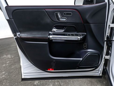 Used 2022 Mercedes-Benz GLB 35 AMG 4MATIC image 21