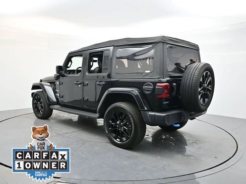 Used 2022 Jeep Wrangler Unlimited Sahara w/ Cold Weather Group image 7