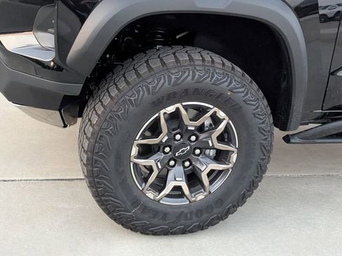 New 2026 Chevrolet Colorado ZR2 AWD/4WD image 4