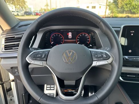 New 2026 Volkswagen Atlas Peak Edition AWD/4WD image 21