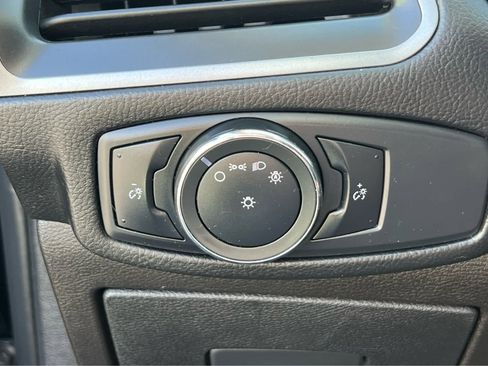 Used 2017 Ford Edge SE image 31