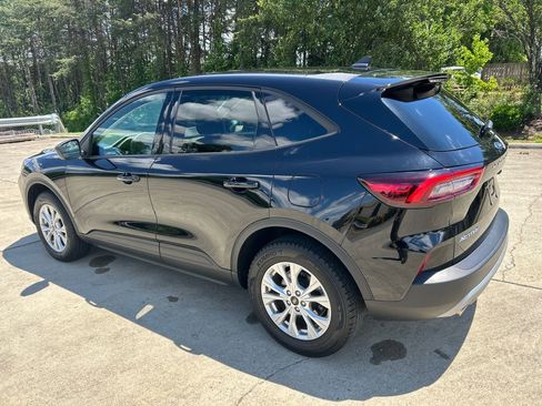 Used 2025 Ford Escape Active AWD/4WD image 3