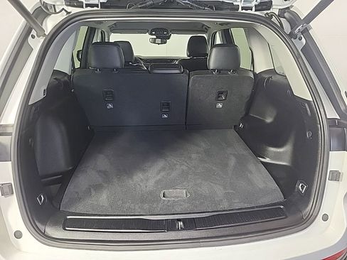 Used 2023 Jeep Grand Cherokee Limited image 9