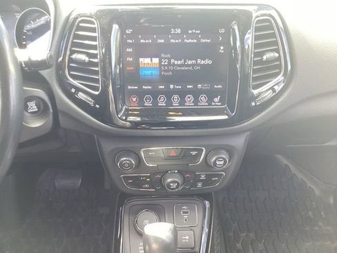 Used 2020 Jeep Compass Limited AWD/4WD image 10