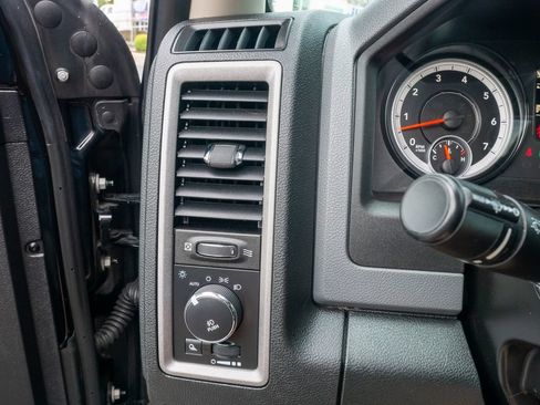 Used 2015 RAM 1500 Express AWD/4WD image 22