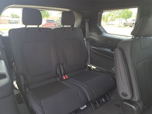 New 2025 Jeep Grand Cherokee L Laredo w/ Luxury Tech Group I image 12