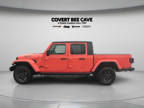 Used 2023 Jeep Gladiator Willys image 6