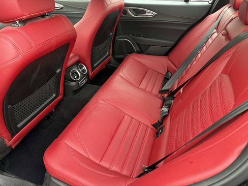 Used 2022 Alfa Romeo Giulia Veloce image 12