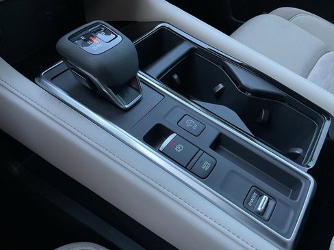 New 2025 Nissan Pathfinder SV image 36