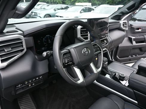 Used 2022 Toyota Tundra Platinum RWD image 6