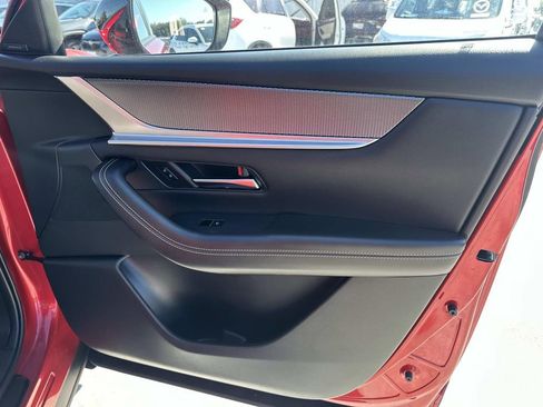 Certified 2025 MAZDA CX-70 Plug-In Hybrid w/ Premium Pkg image 30