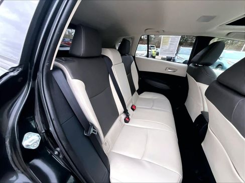 Certified 2023 Toyota Corolla Cross XLE image 16