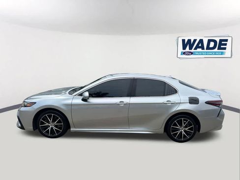 Used 2022 Toyota Camry SE FWD image 8