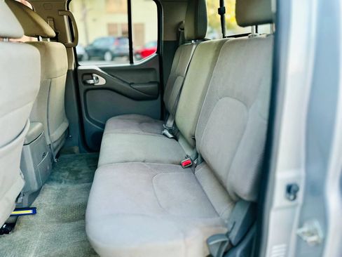 Used 2018 Nissan Frontier SV RWD image 11
