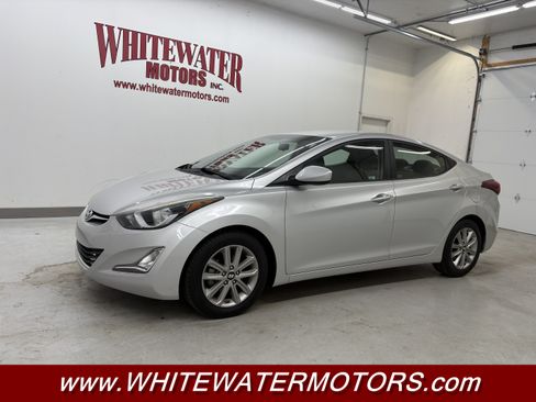 Used 2015 Hyundai Elantra SE w/ Option Group 02 FWD image 1