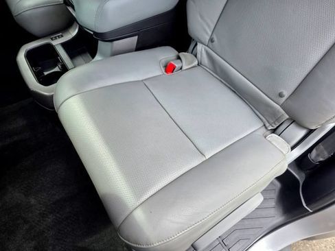 Used 2015 Toyota Sequoia Platinum AWD/4WD image 37