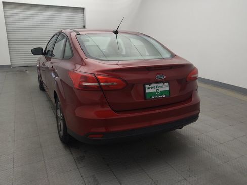 Used 2017 Ford Focus SE FWD image 6