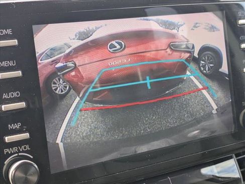 Used 2022 Toyota Sienna XLE image 9