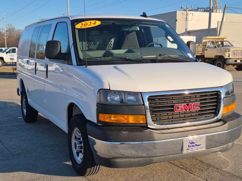 Certified 2024 GMC Savana 2500 Work Van w/ Driver Convenience Package image 1