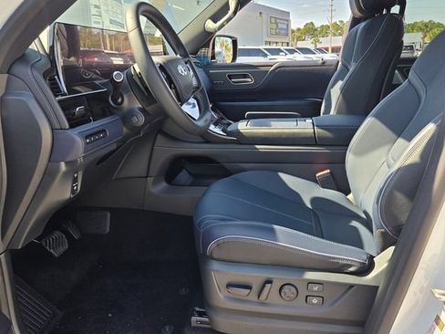 New 2026 INFINITI QX80 4WD image 11