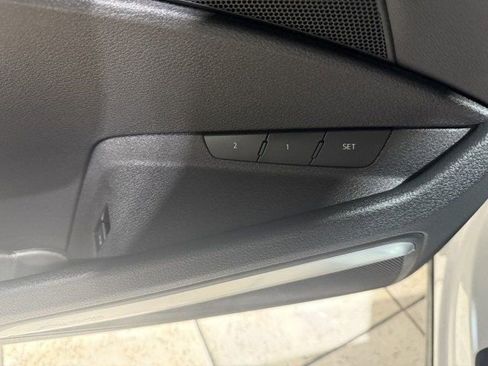 Used 2019 Audi e-tron Premium Plus image 22