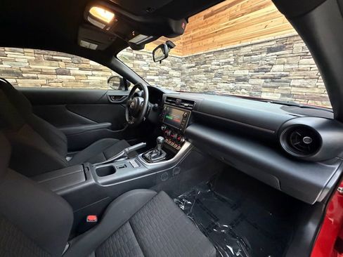 Used 2022 Toyota GR86 image 12