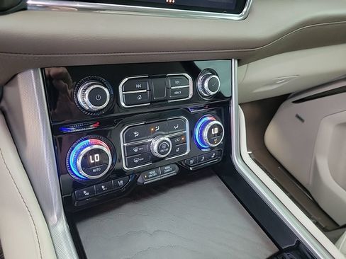 Used 2024 GMC Yukon Denali w/ Advanced Technology Package RWD image 23