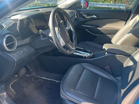 Used 2025 Chevrolet Trax ACTIV w/ Sunroof Package FWD image 7