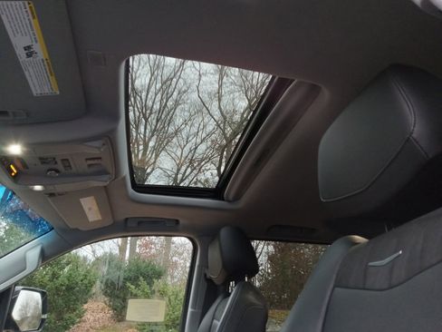 Used 2019 Cadillac Escalade ESV Luxury image 11