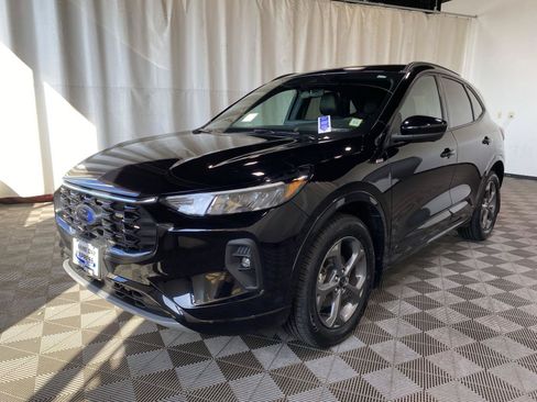 Used 2023 Ford Escape ST-Line Select w/ Tech Pack #2 AWD/4WD image 4