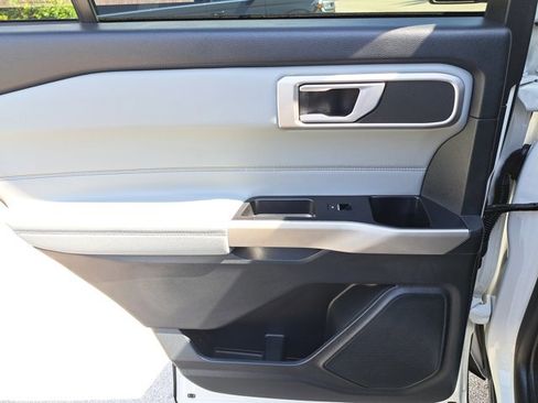 Certified 2023 Ford Explorer XLT w/ Equipment Group 202A image 13