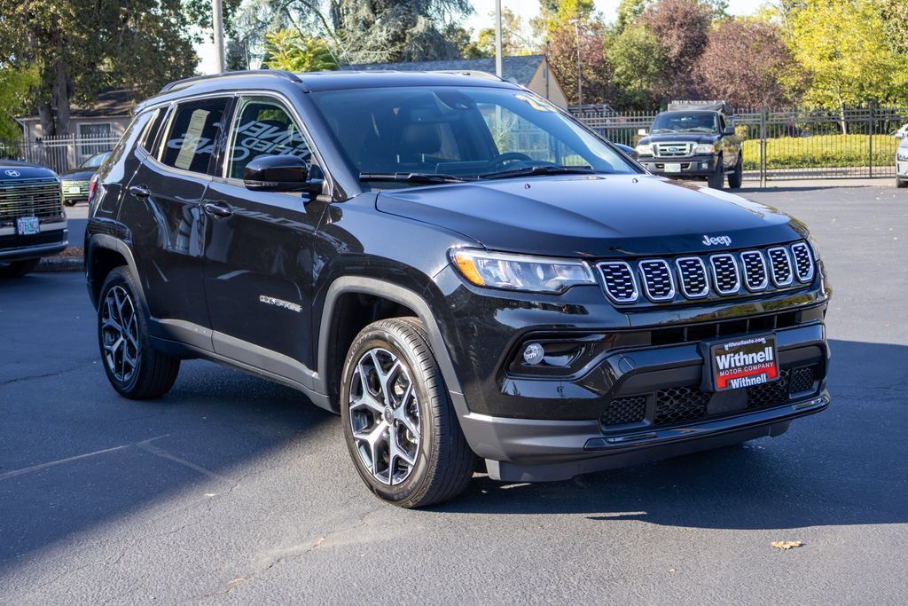 Used 2025 Jeep Compass Limited AWD/4WD image 5
