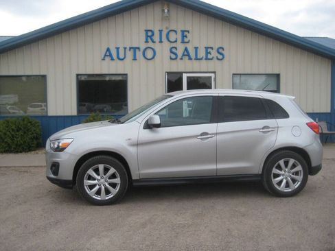 Used 2014 Mitsubishi Outlander Sport ES image 1