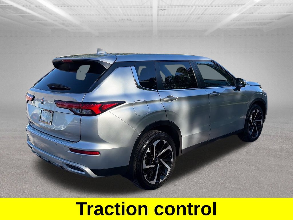 Used 2022 Mitsubishi Outlander SE AWD/4WD image 5