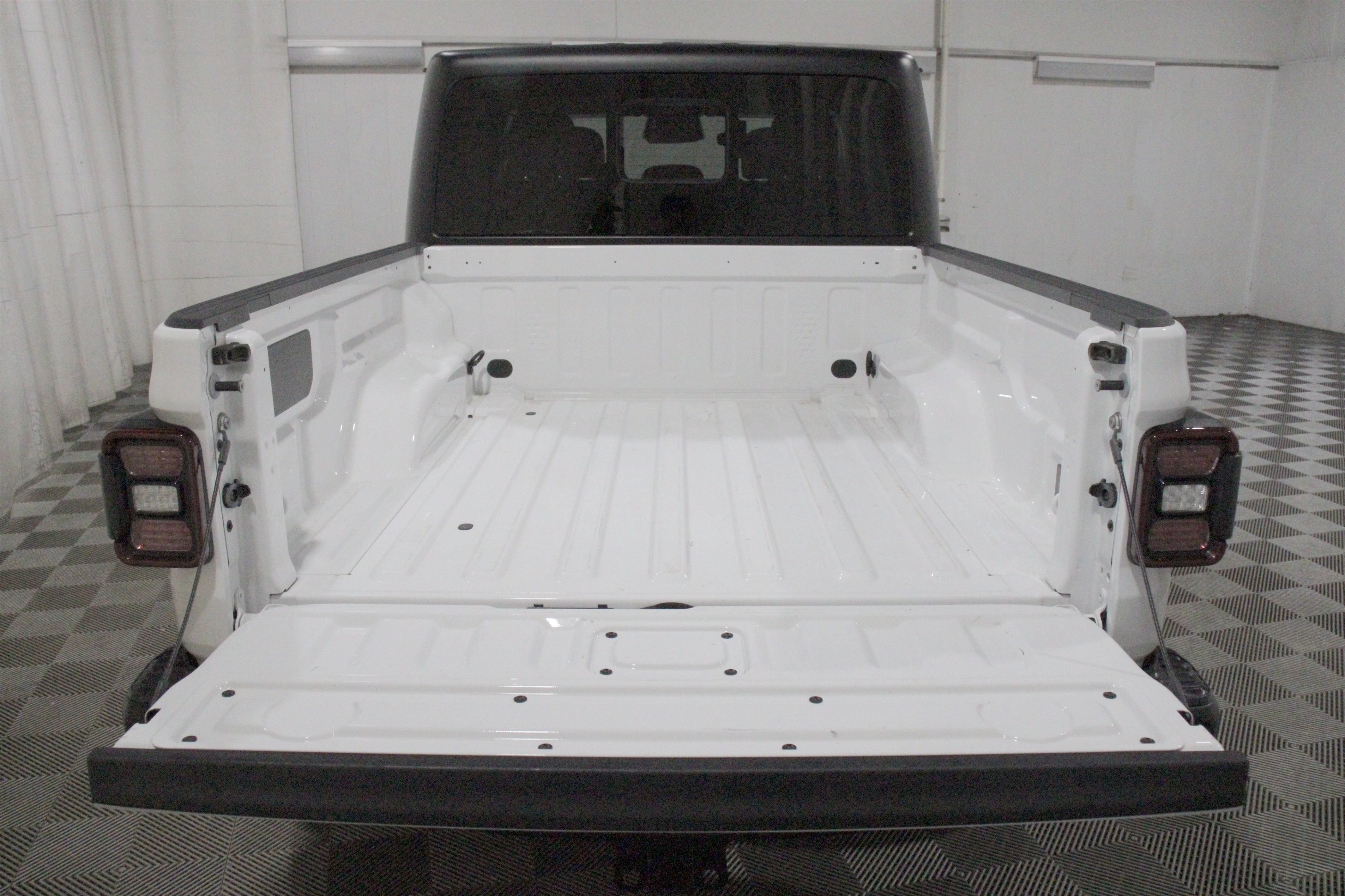Used 2026 Jeep Gladiator Rubicon w/ Steel Power Dome Hood Package AWD/4WD image 25