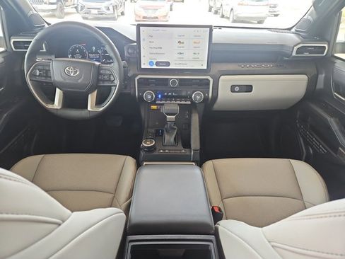 Used 2024 Toyota Tacoma Limited w/ Limited Package (LT) image 18