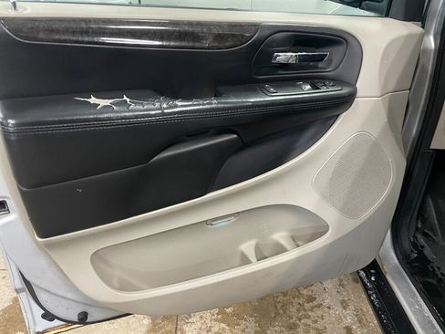 Used 2011 Dodge Grand Caravan C/V image 18