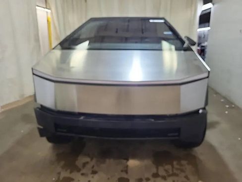 Used 2024 Tesla Cybertruck AWD Crew Cab image 2