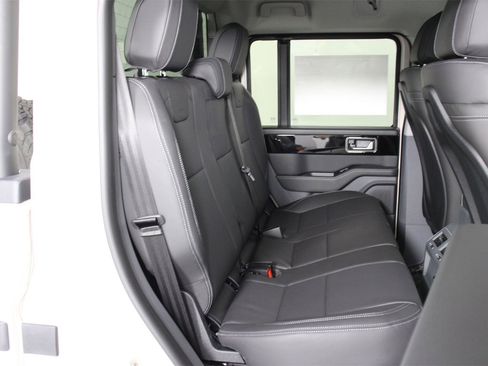 New 2025 INEOS Grenadier Base image 13