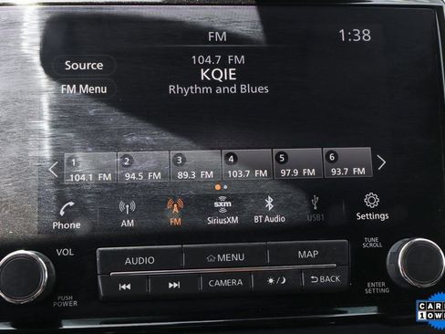 Used 2020 Nissan Titan SV w/ SV Convenience Package image 28