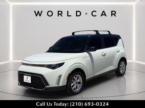 Used 2025 Kia Soul S FWD image 3