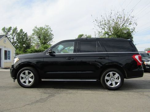 Used 2018 Ford Expedition XLT w/ Equipment Group 202A AWD/4WD image 5