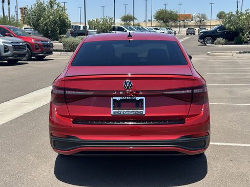 Used 2025 Volkswagen Jetta Sport FWD image 4