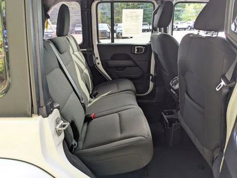 Certified 2022 Jeep Wrangler Unlimited Sahara w/ Cold Weather Group image 23